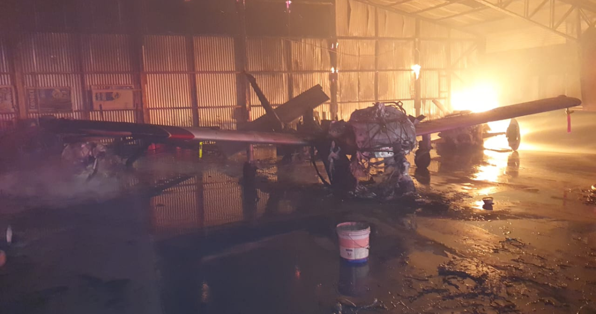Resistencia Mapuche Malleco ataca Club Aéreo de Curacautín y deja al menos una avioneta destruida.