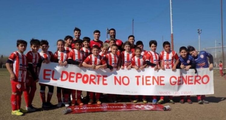 CLub argentino acusa discriminación tras dura sanción por incluir niña en categoría Sub10