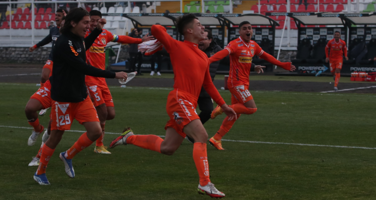 Cobreloa recibe apoyo de Codelco para salir de la crisis financiera.