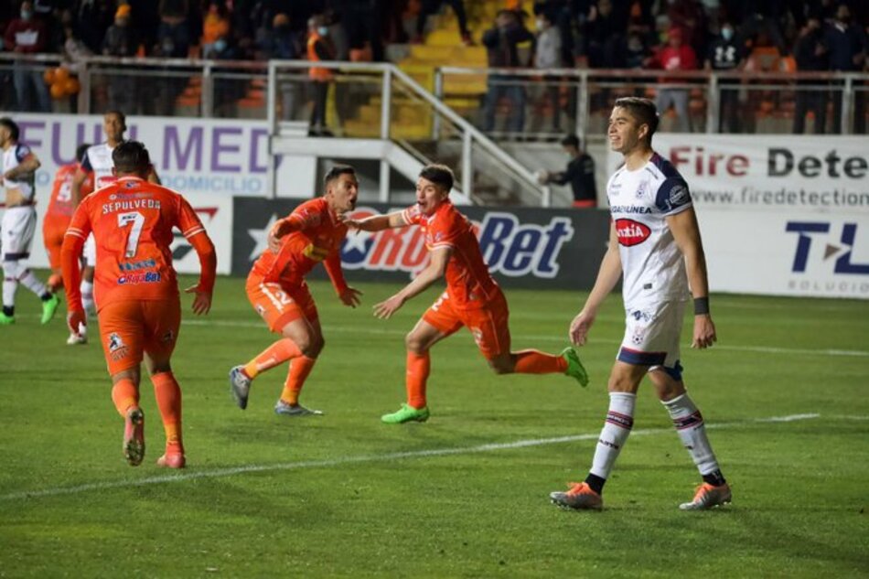 Cobreloa enciende la cima de la tabla en la Primera B.