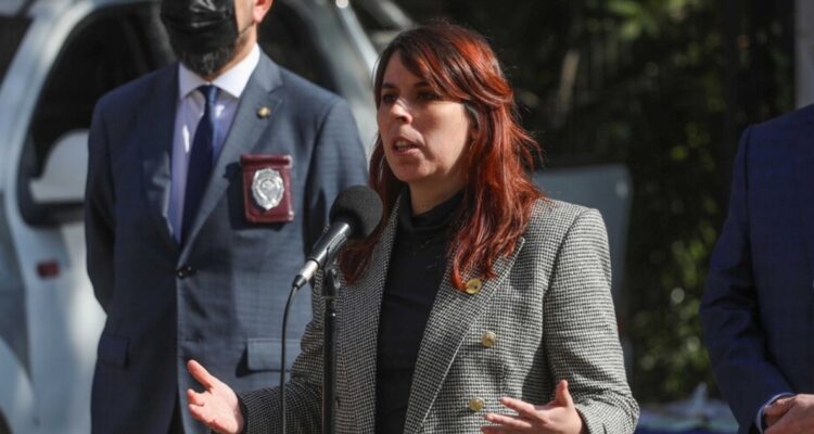 Delegada Metropolitana por desalojo de comercio en Maipú