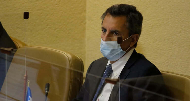 De La Carrera pide respeto por alusiones a muerte de su hija tras criticado tuiteo contra Servel