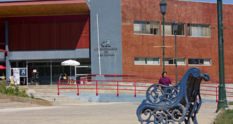 Roban camión tolva desde el interior de Municipalidad de San Rafael