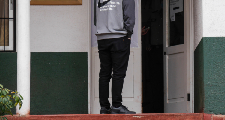 adolescente arma fuego Coronel