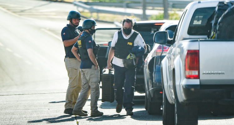 PDI detiene a 12 venezolanos acusados de perpetrar secuestros en la capital