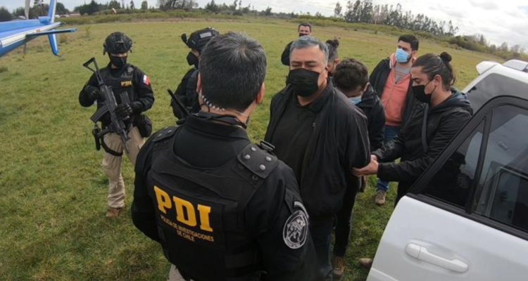 Detienen en Cañete al líder de la CAM, Héctor Llaitul: fue trasladado a La Araucanía.