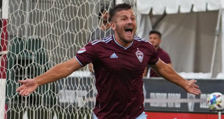 Diego Rubio concretó un gol de palomita en la victoria de su equipo en la MLS.