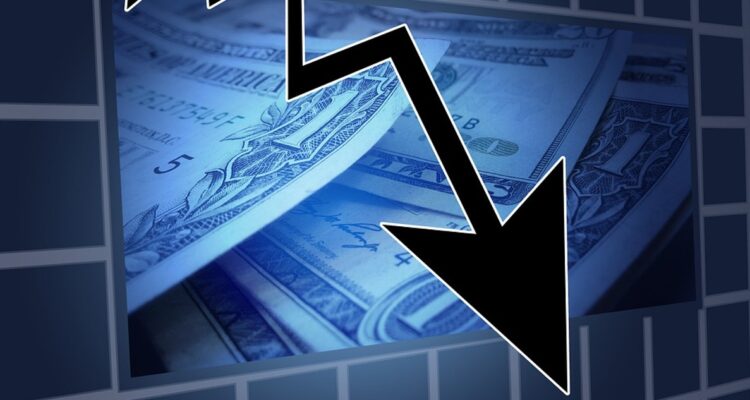 Dólar sigue cayendo y se acerca a los $880 de la mano de inflación menor a la proyectada en EEUU