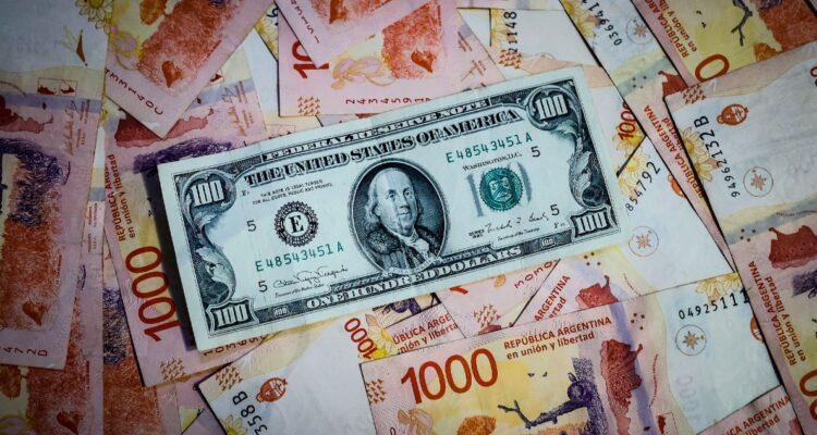 Argentina pone deuda en el mercado local por US$1.971 millones