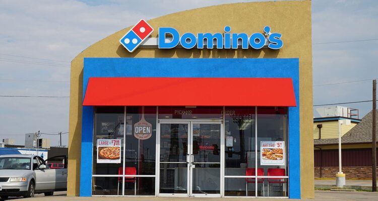 Domino’s pizza cierra sus locales en Italia