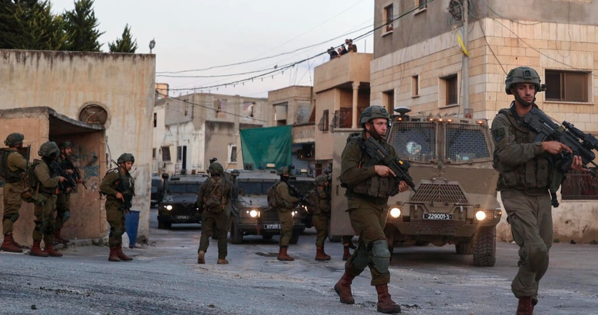 Ejército israelí derriba casas de palestinos sospechosos matar a 3 personas con un hacha