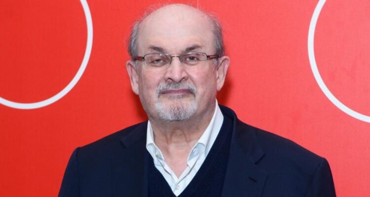 Escritor Salman Rushdie es atacado con arma blanca durante presentación en Nueva York