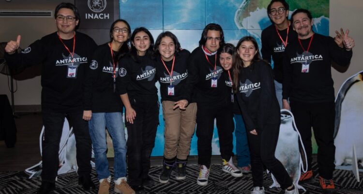 Estudiantes premio Antártica