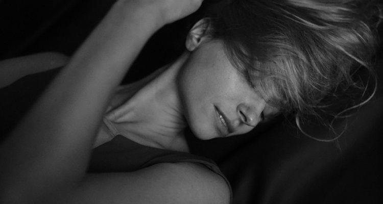 Tener una relación “igualitaria” con los hombres aumenta el apetito sexual en mujeres, según estudio