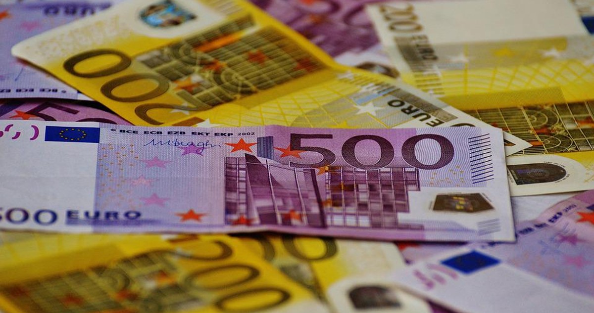 El euro cae ante las tensiones geopolíticas por el viaje de Pelosi a Taiwán