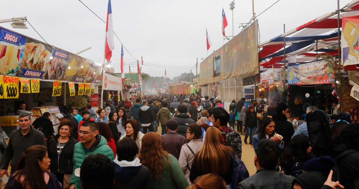 Celebraciones de Fiestas Patrias preocupan a expertos ante posible peak de contagios por covid-19