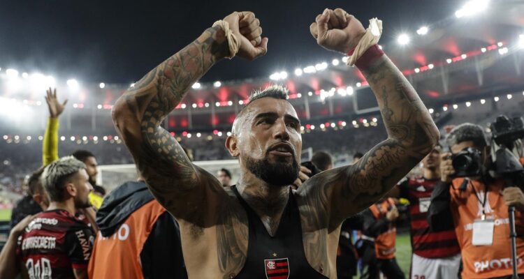 Arturo Vidal sumó minutos en goleada del Flamengo a Paranaense