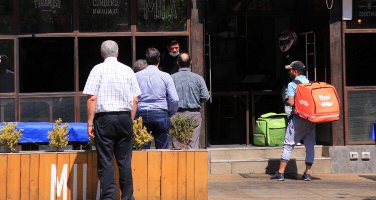 La actividad económica sigue “moderándose” y en junio anotó su menor crecimiento en más de un año