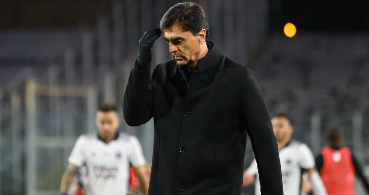 Luciano Arriagada se irá de Colo Colo tras la ‘cortada’ de Gustavo Quinteros.