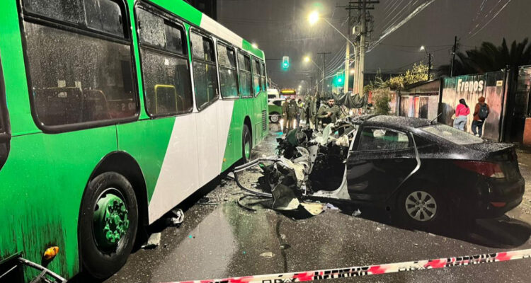 Hombre muere en La Cisterna tras chocar contra bus del trasporte público