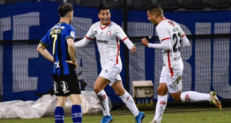 Huachipato cayó goleado ante La Calera por el Campeonato Nacional.