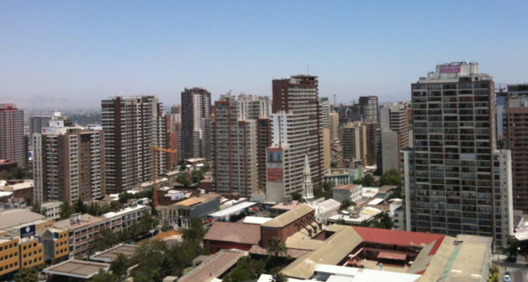 Imposible independizarse: estudio revela golpe de la inflación a precio de departamentos y arriendos