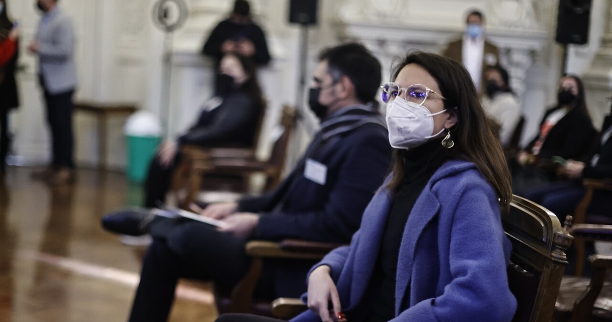 Irací Hassler por desalojo de comercio ilegal en Santiago