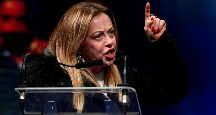 Italia líder ultraderechista sube video de violación a mujer como parte de su campaña
