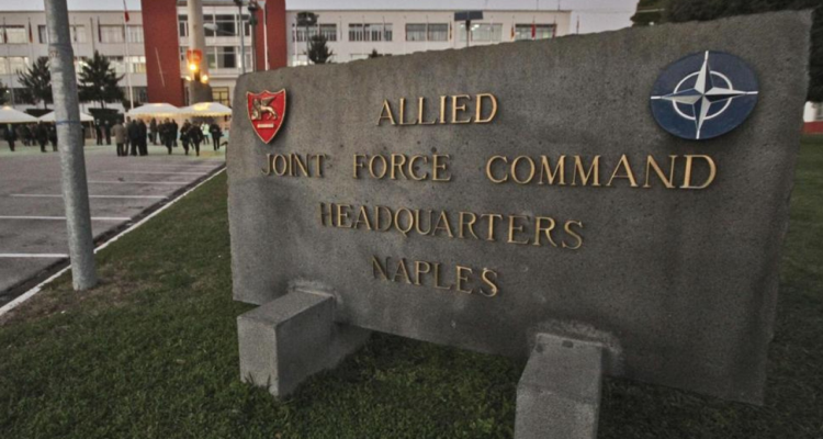 Base de la OTAN en Nápoles, Italia.