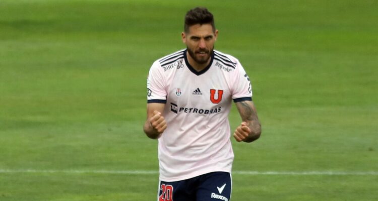 Joaquín Larrivey jugando por La U.