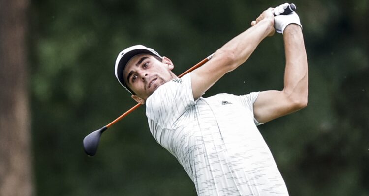 Joaquín Niemann sigue peleando por la cima en el BMW Championship.