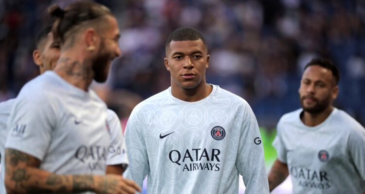 Kylian Mbappé sigue en el ojo de la polémica en PSG.
