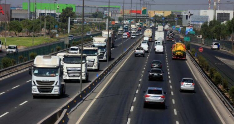 Alcalde Carter pide al Gobierno y al SII que las autopistas concesionadas paguen contribuciones por usar terrenos fiscales
