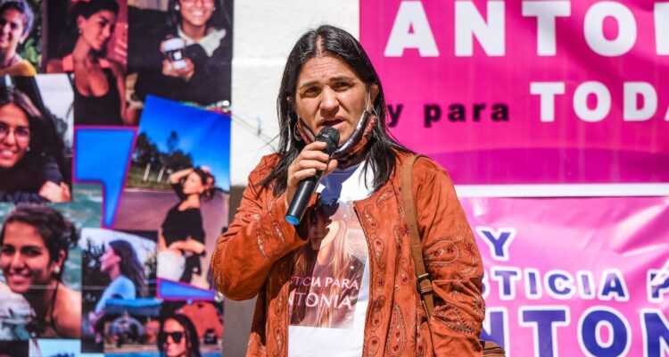 madre de antonia pradenas