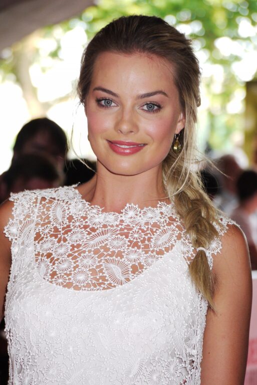 margot-robbie-actriz-1-513x768.jpg