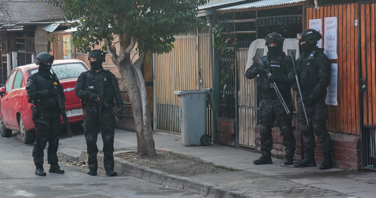 27 detenidos deja masivo operativo PDI por drogas y armas en Maipú y otras dos comunas de la RM