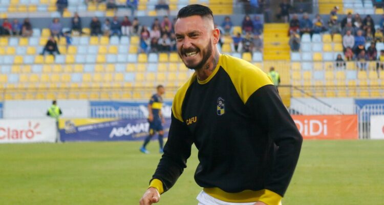Mauricio Pinilla confirmó su voto para el Plebiscito.