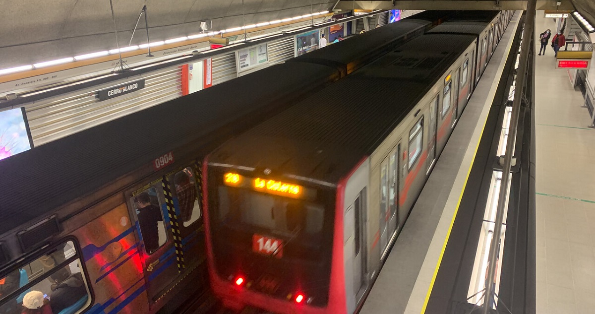 Un tren de la Línea 2 del Metro.