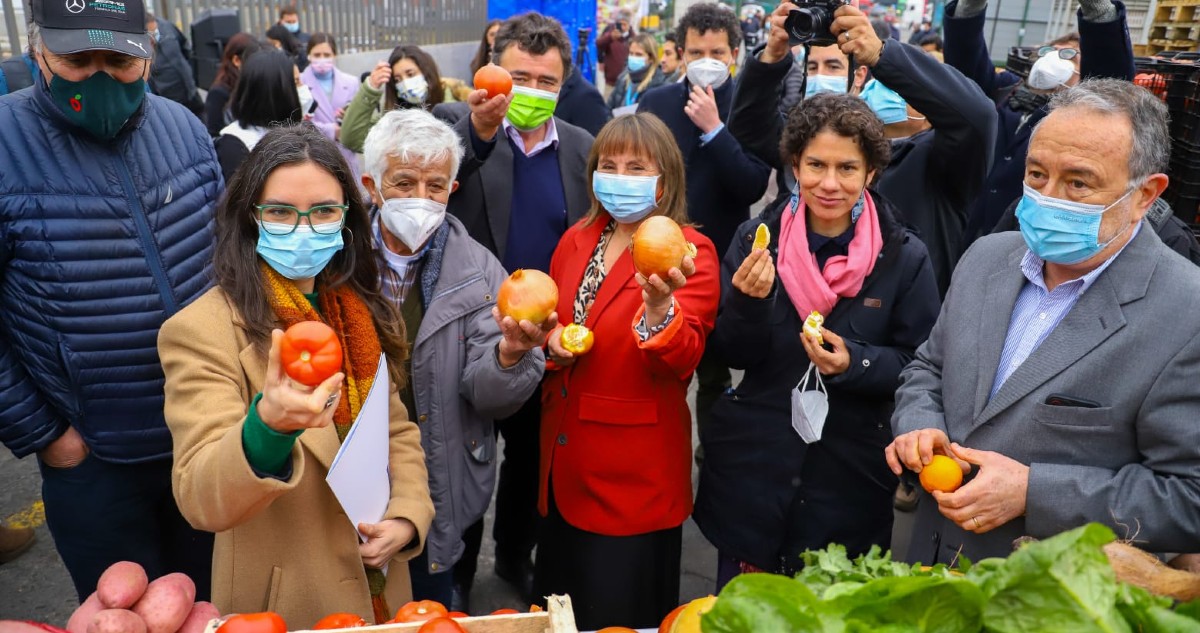 Gobierno anunció 70 microbancos de alimentos en todo Chile y detalla quiénes podrán acceder