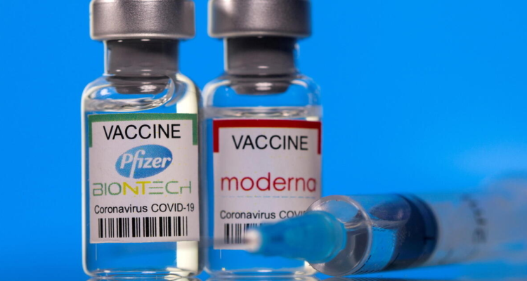 Vacunas Pfizer y Moderna.