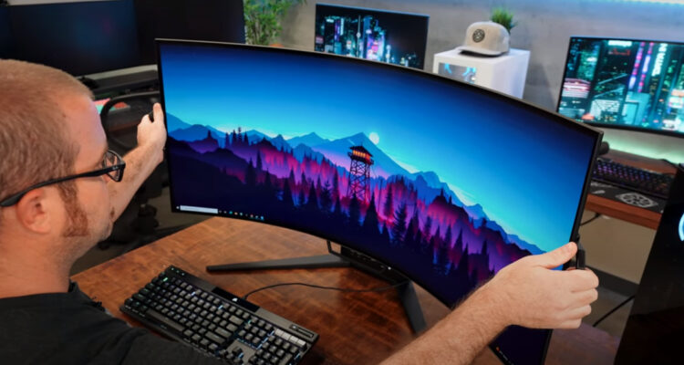 Corsair Xeneon Flex 45WQHD240