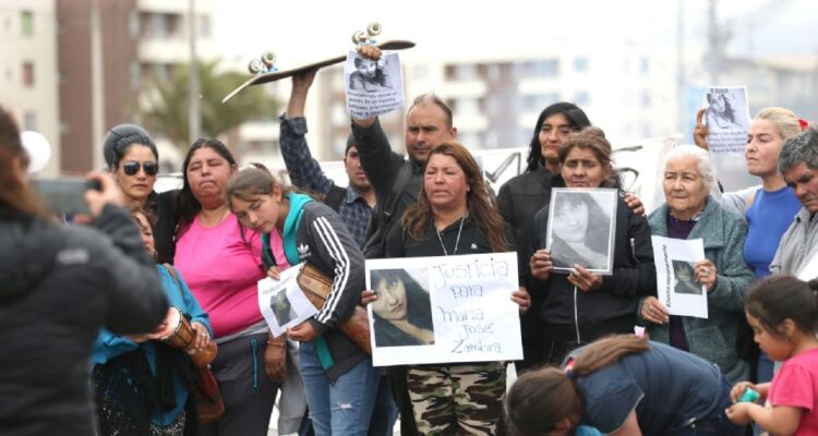Familia y amigos de María José Zamora protestando y pidiendo justicia