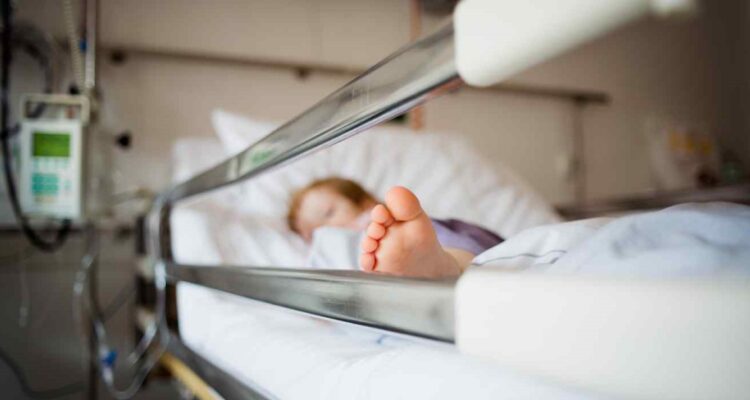 Juzgado civil condena al Servicio de Salud Metropolitano Oriente por muerte de niña en Hospital Hanga Roa