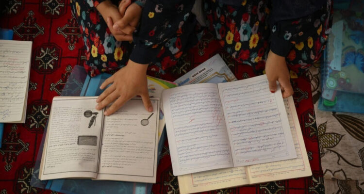 Mujeres afganas que desafían al Talibán en escuelas secretas Si mi hermano supiera, me pegaría