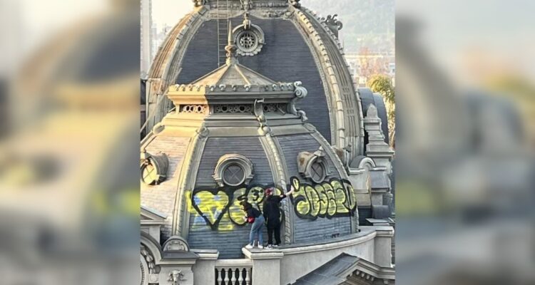 Museo de Bellas Artes es vandalizado