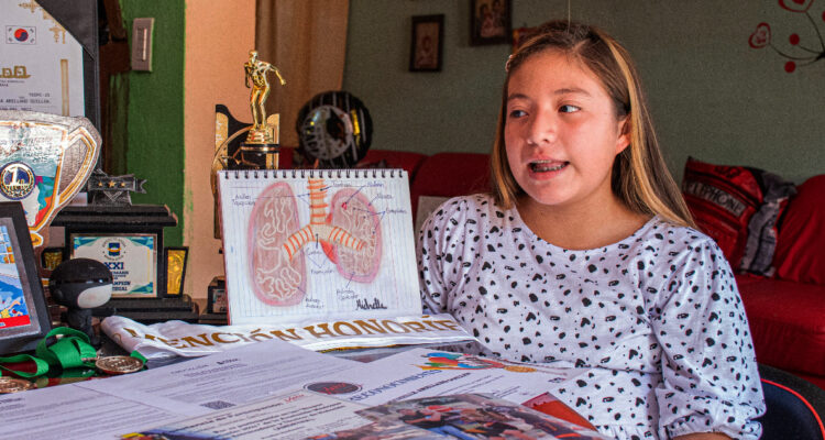 Niña estudiará medicina