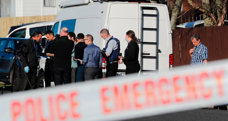 Policía identifica a niños encontrados muertos dentro de maletas en Nueva Zelanda