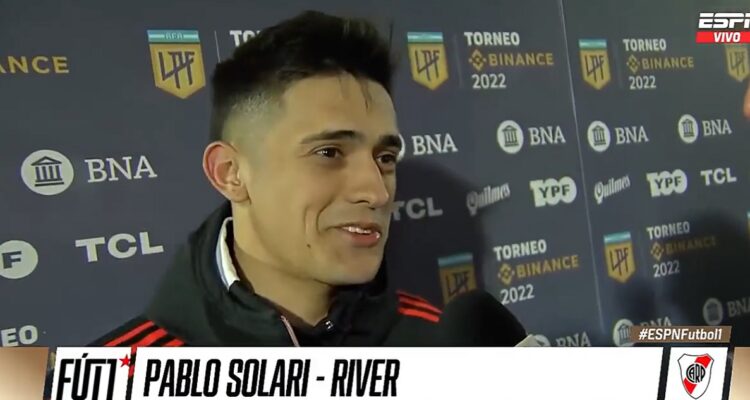 Pablo Solari reveló los insultos que recibe en Argentina.