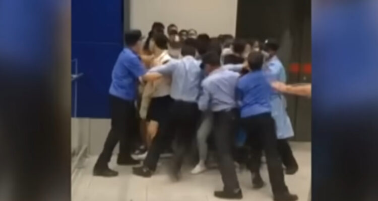 Pánico en Ikea de Shanghái: se intentó confinar la tienda tras presunto contacto de covid-19