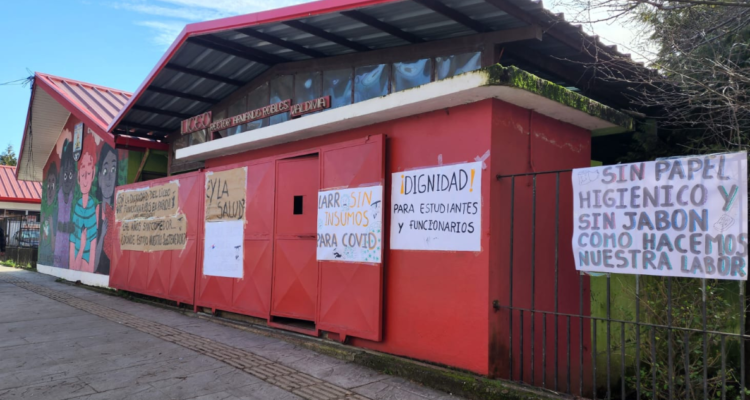 Colegio de Valdivia en paro